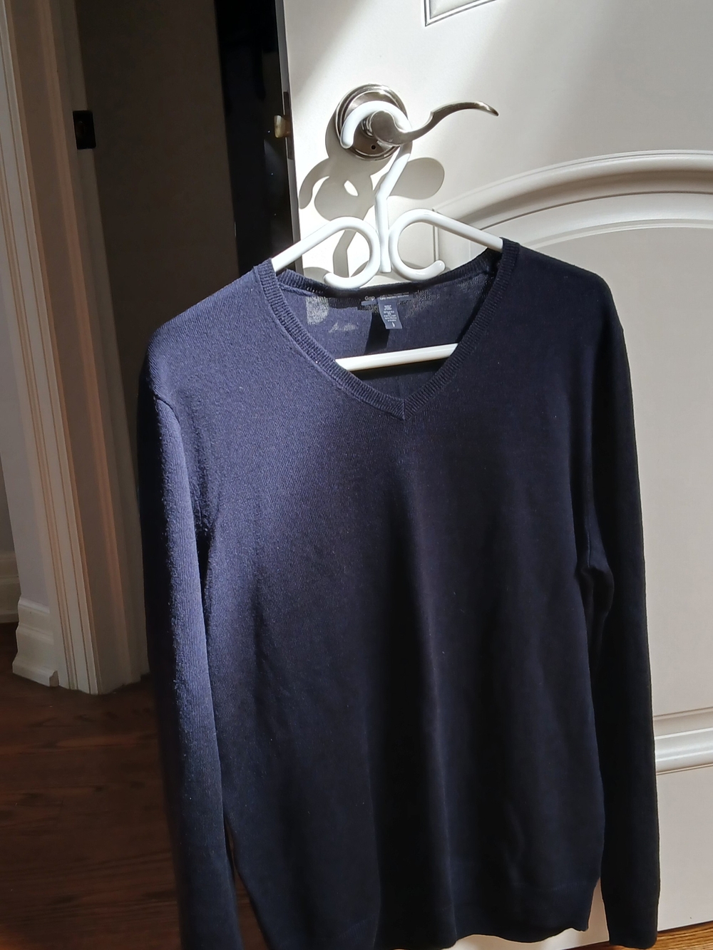 GAP Men's V-Neck Sweater - Navy Blue